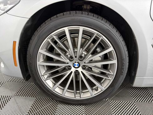 Used 2019 BMW 530e w/ Convenience Package RWD image 9