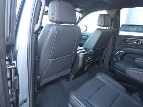Used 2025 GMC Yukon Denali AWD/4WD image 22
