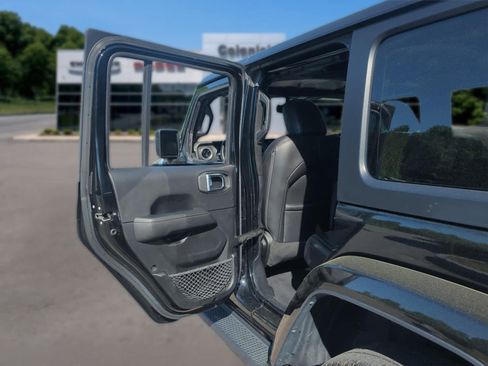 Used 2023 Jeep Wrangler Unlimited Sahara w/ Cold Weather Group AWD/4WD image 25