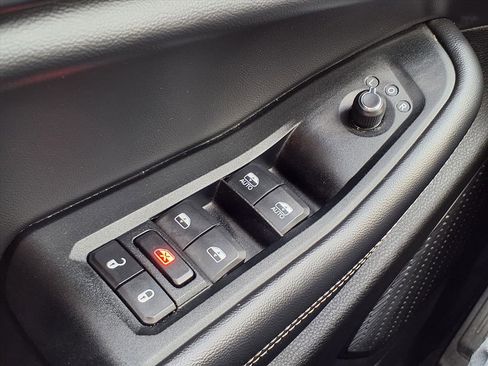 Used 2023 Jeep Grand Cherokee L Laredo image 9