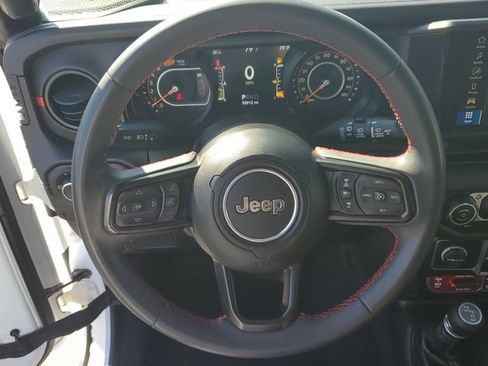 Used 2024 Jeep Wrangler Unlimited Rubicon AWD/4WD image 27