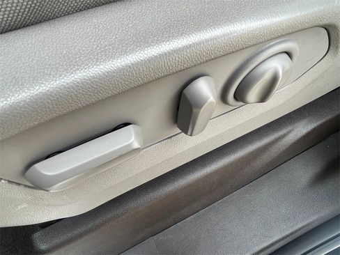 Used 2019 Chevrolet Silverado 1500 LT w/ Texas Edition image 43