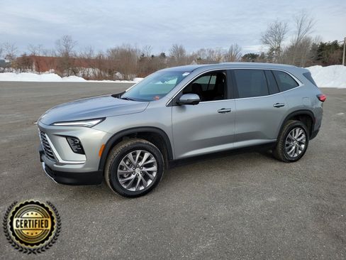 Certified 2025 Buick Enclave Preferred image 1