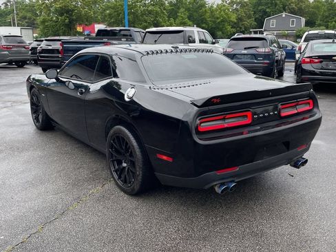 Used 2018 Dodge Challenger R/T w/ Performance Handling Group RWD image 8