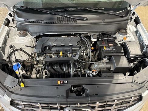Used 2023 Hyundai Venue SEL FWD image 21