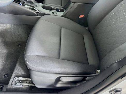 Used 2025 Toyota Corolla LE FWD image 39