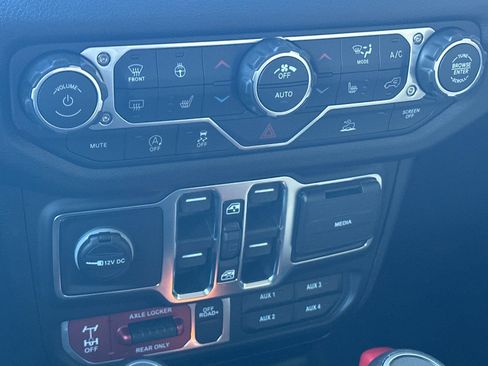 New 2026 Jeep Gladiator Willys AWD/4WD image 18