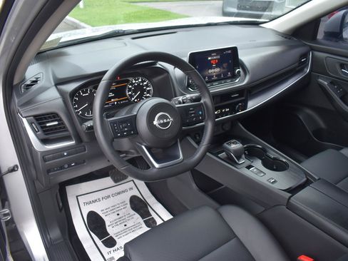 Certified 2024 Nissan Rogue SV w/ SV Premium Package FWD image 28
