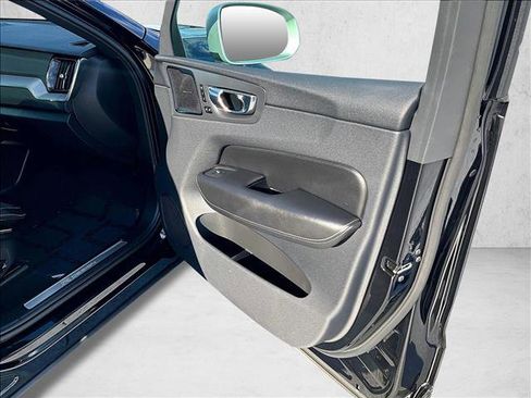 Used 2019 Volvo XC60 T8 R-Design w/ Protection Package Premier image 19