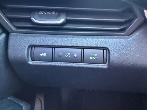 Used 2019 Nissan Altima 2.5 SR FWD image 18