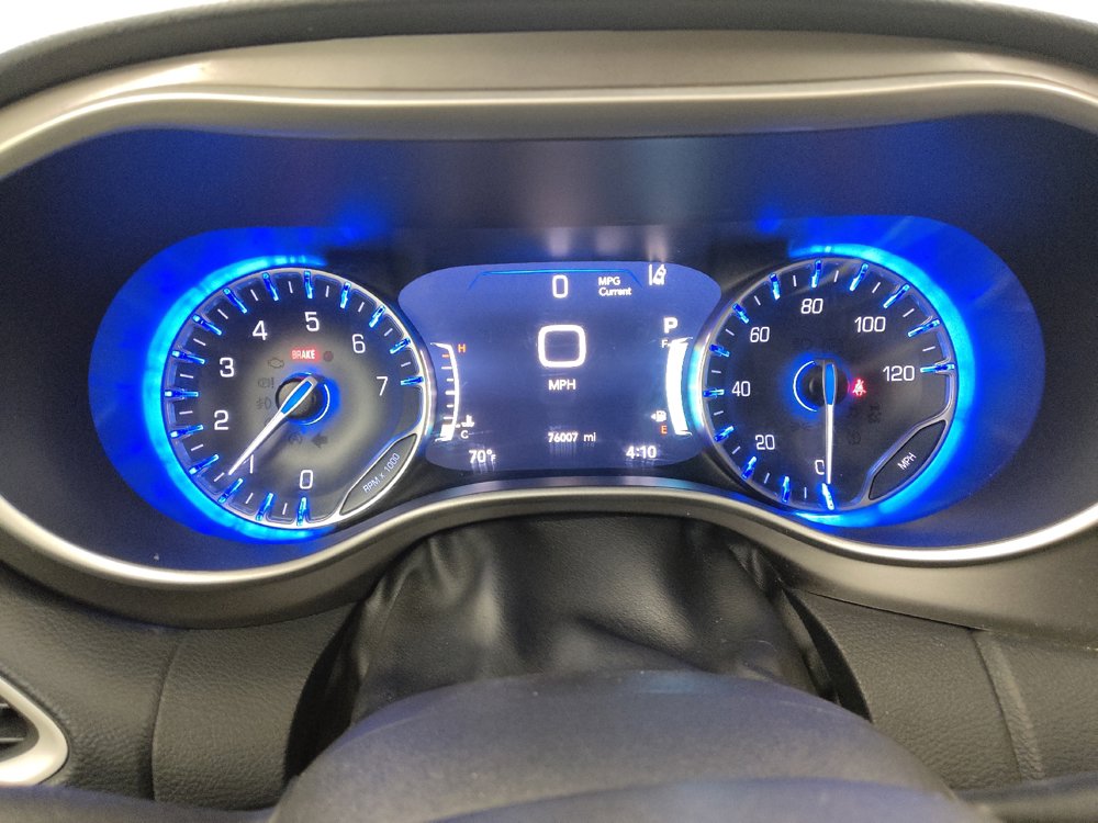 Used 2021 Chrysler Pacifica Touring-L FWD image 23
