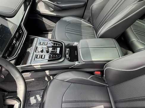 Used 2025 Aston Martin DBX 707 AWD/4WD image 28