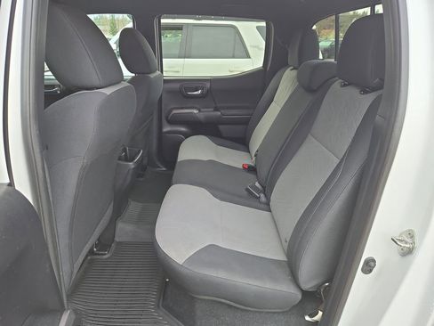 Used 2020 Toyota Tacoma TRD Off-Road image 15