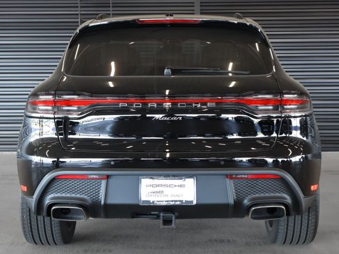 Certified 2026 Porsche Macan AWD/4WD image 9