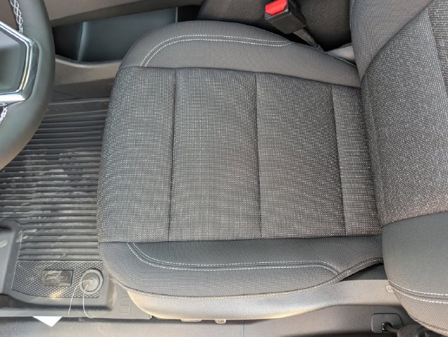 New 2027 Chevrolet Traverse LT w/ Driver Confidence Package FWD image 11
