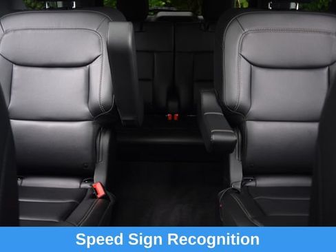 Used 2023 Ford Explorer XLT w/ Equipment Group 202A AWD/4WD image 16
