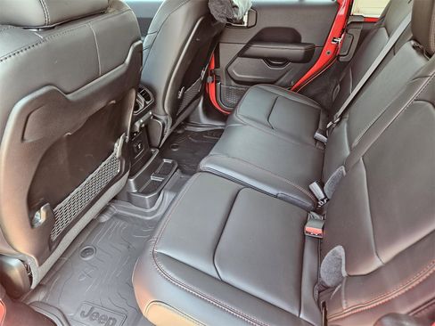 New 2025 Jeep Wrangler Unlimited Rubicon image 30