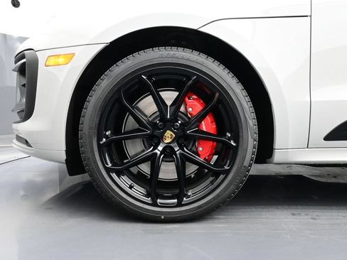 Certified 2026 Porsche Macan GTS AWD/4WD image 6