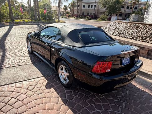 Used 2004 Ford Mustang Premium RWD image 12