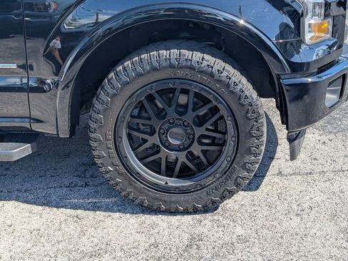 Used 2017 Ford F150 Lariat image 9