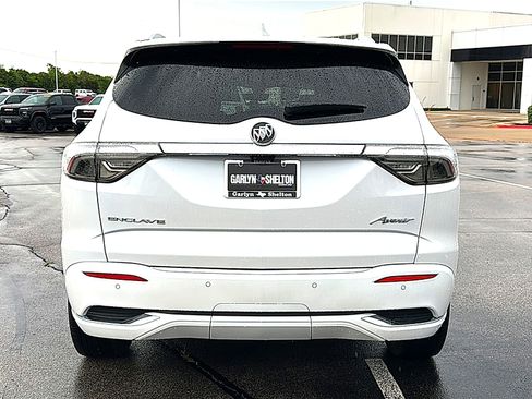 Used 2024 Buick Enclave Avenir FWD image 7