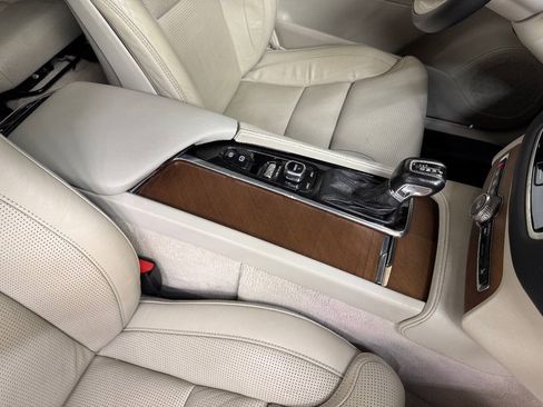 Used 2016 Volvo XC90 T6 Inscription w/ Vision Package AWD/4WD image 39
