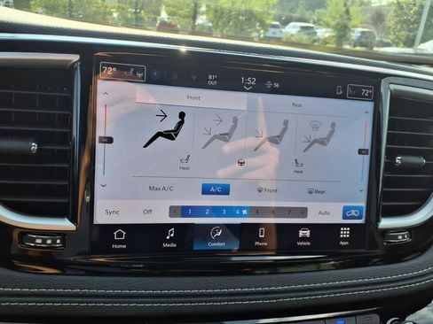 New 2025 Chrysler Pacifica Select FWD image 15