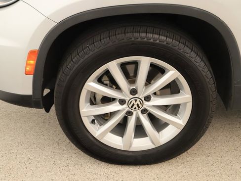 Used 2017 Volkswagen Tiguan Wolfsburg Edition FWD image 38