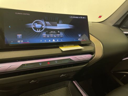 Used 2025 BMW X3 xDrive30i w/ Premium Package image 29