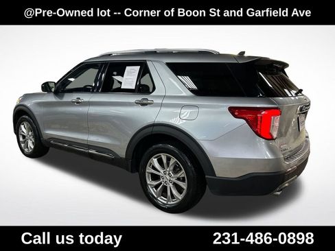Used 2023 Ford Explorer Limited AWD/4WD image 3
