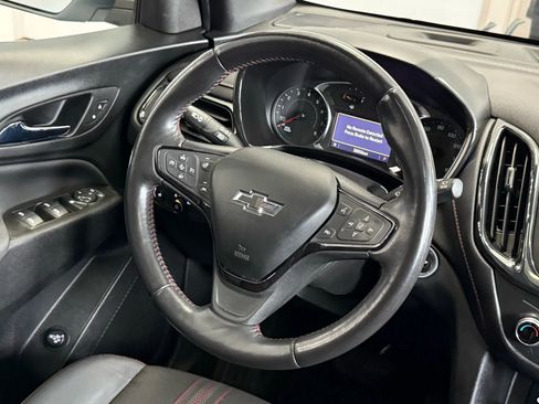 Used 2022 Chevrolet Equinox RS w/ Infotainment Package image 11