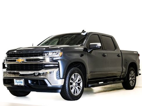 Used 2022 Chevrolet Silverado 1500 LT AWD/4WD image 3