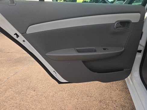 Used 2011 Chevrolet Malibu LS image 22