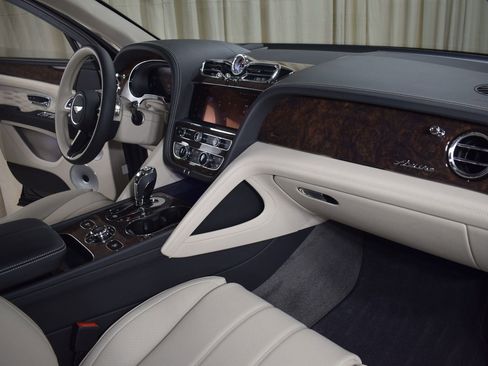 New 2025 Bentley Bentayga AWD/4WD image 26