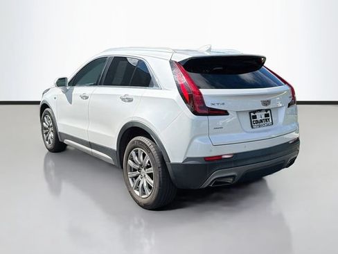 Used 2019 Cadillac XT4 Premium Luxury w/ Cold Weather Package AWD/4WD image 5