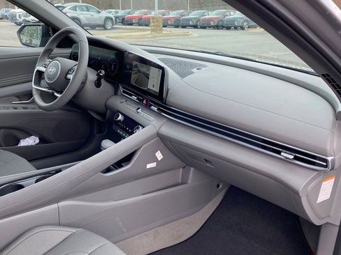 New 2026 Hyundai Elantra Sport FWD image 30