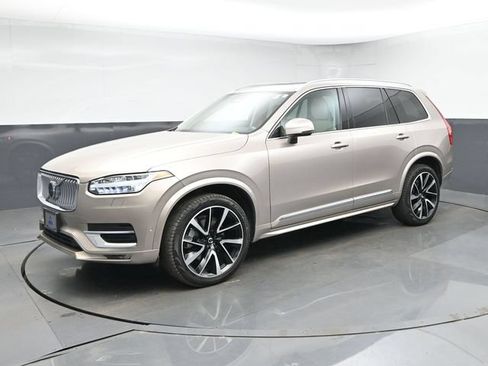 Used 2023 Volvo XC90 B6 Plus AWD/4WD image 4