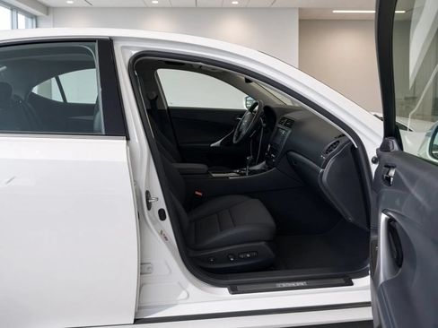 Used 2013 Lexus IS 350 AWD w/ Luxury Plus Pkg Value Edition image 3