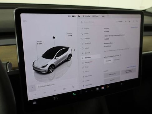 Used 2023 Tesla Model Y Long Range AWD/4WD image 30
