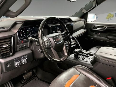 Used 2024 GMC Sierra 1500 AT4 w/ Technology Package AWD/4WD image 8