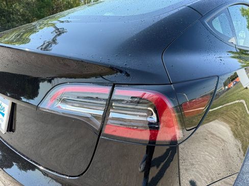 Used 2023 Tesla Model 3 Standard Range image 11