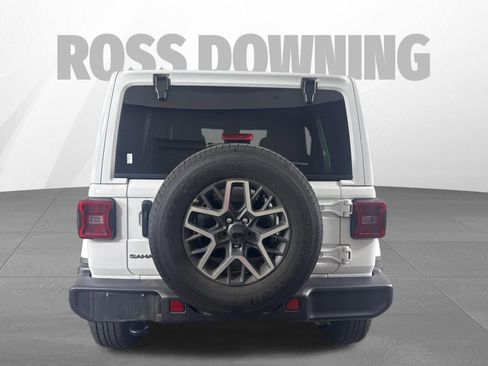 Used 2025 Jeep Wrangler Unlimited Sahara AWD/4WD image 5