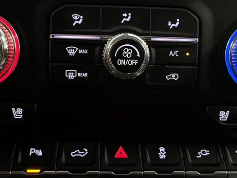Used 2021 GMC Sierra 3500 Denali w/ Denali Ultimate Package AWD/4WD image 34