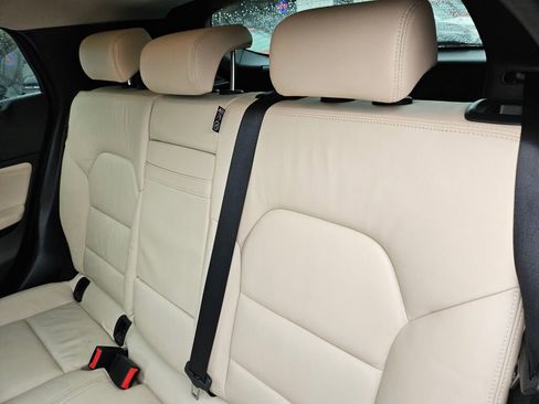 Used 2017 INFINITI QX30 Premium w/ Cargo Package image 21