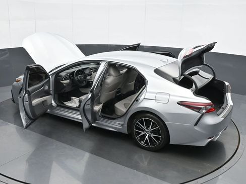 Used 2023 Toyota Camry SE image 38