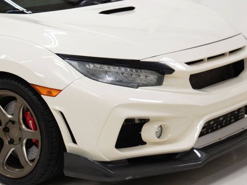 Used 2018 Honda Civic Type R image 13