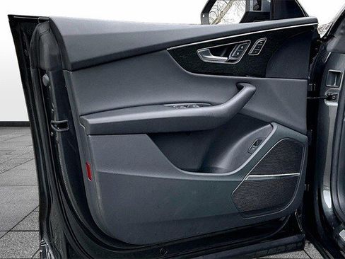 Used 2019 Audi Q8 Premium Plus w/ Premium Plus image 23