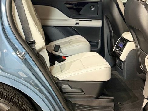 New 2026 Lincoln Aviator AWD image 68