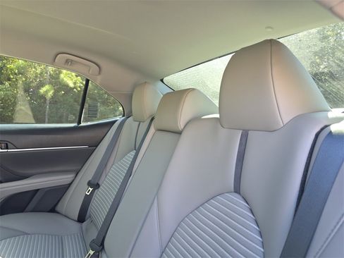 Used 2021 Toyota Camry SE image 20