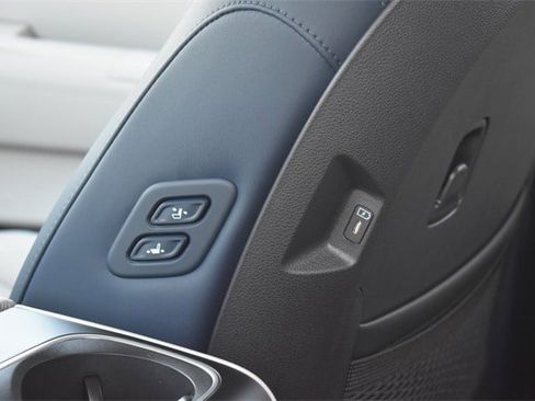 New 2026 Kia Carnival EX image 22